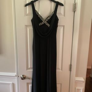 Betsy Adam Evening Gown, size 4
Black
Excellent condition
Poliester, spandex